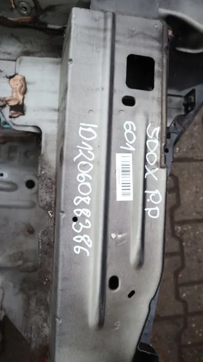 Fiat 500X oikea etulokasuoja OEM 1206088386 image 7