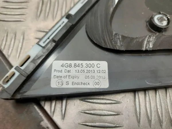 Ventana trasera derecha usada OEM 4G8845300C Audi A7 image 4