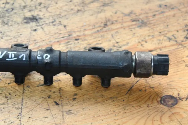OEM LISTWA WTRYSKOWA AVENSIS T25 2.0 D4D 1CD 116 image 5