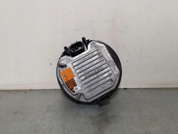 Balasto Xenon Subaru OEM 601501035761 - Usado image 3