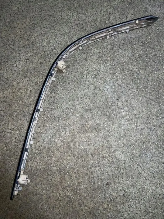 OEM 7005968 Rechte Frontstoßstangenleiste BMW 5 Touring image 3
