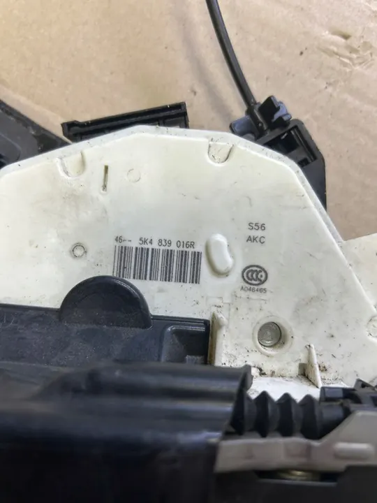 Bakre högra dörrlås VW Golf VII Seat Leon III OEM image 5