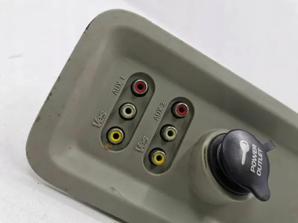 Enchufe AUX Chrysler Voyager OEM ET09TRMAC 2008 image 3
