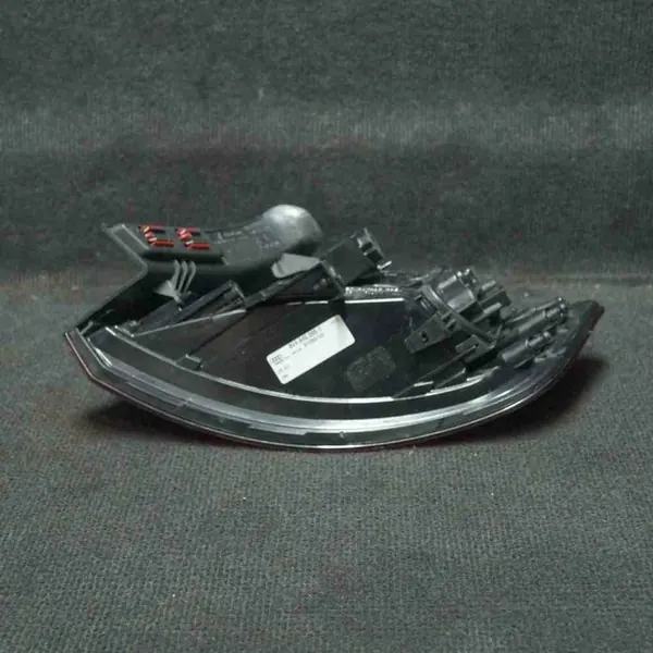 Luz Trasera Izquierda AUDI A3 SPORTBACK 8V4945095C image 3