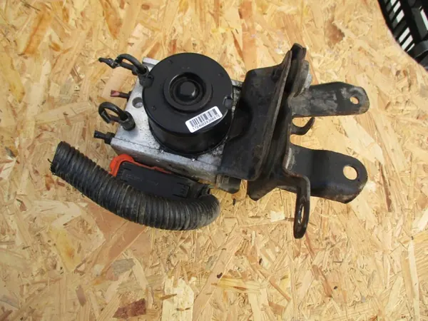 Toyota Yaris II ABS-pump OEM 44510-0D031 89541-0D040 image 2