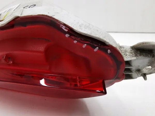 Toyota Yaris III vasen takasumuvalo OEM 0D-170 image 3