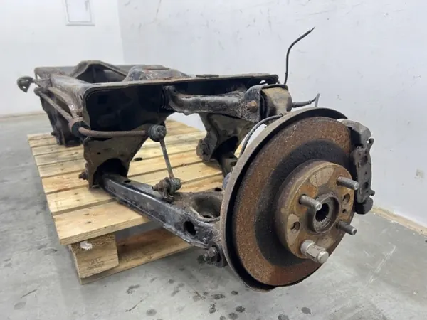 Mazda MX-5 NB taka-akselipalkki OEM MMAUTKO-28304- image 8
