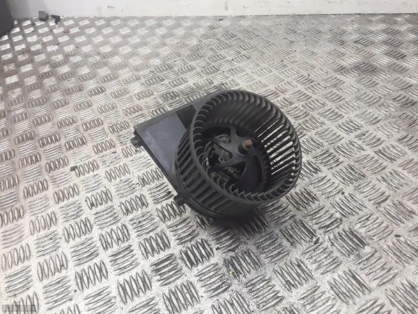 Audi lämmityspuhaltimen moottorin tuuletin OEM 1J1819021C image 2