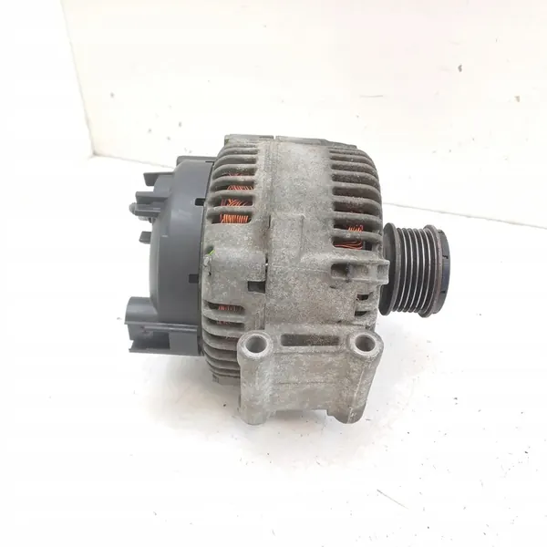 AUDI A6 C6 A4 B7 2.0 TFSI Alternator 06E903016D image 6