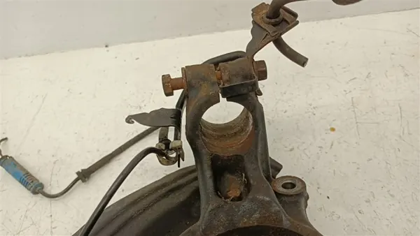 Vorderer Rechter Nabenkörper OEM 6768996 BMW E90 E91 M57 3.0D X-Drive image 3