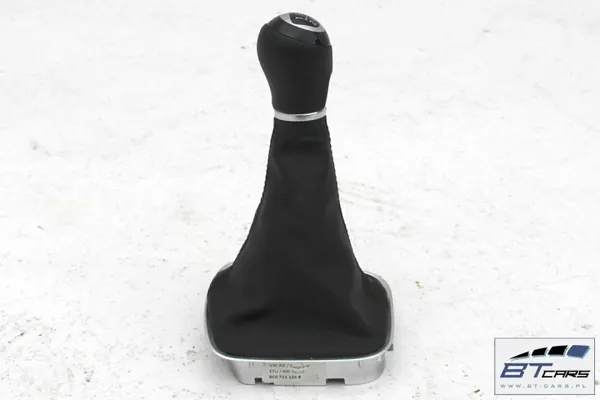 Manchon Levier VW Polo OEM 6C0711113B Occasion image 4