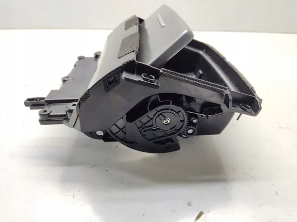 Cenicero Hyundai Kona 2021 OEM 84680K4651 - Usado image 8