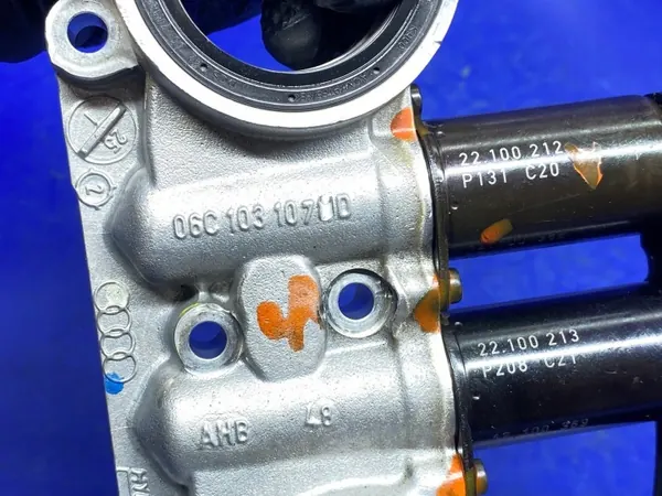 Rechter Distributieversteller OEM 06C103107D Audi image 9