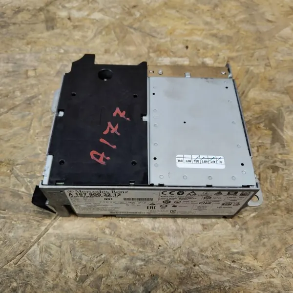Module de commande radio Mercedes-Benz OEM A1779011503 image 2