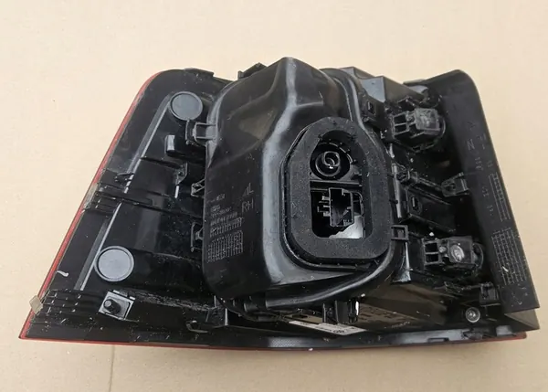 Luz trasera derecha VW Sharan 7N LED image 3