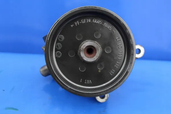 Styrpump OE Mercedes W221 3.0 3.2 3.5 CDI A0044668901 image 5