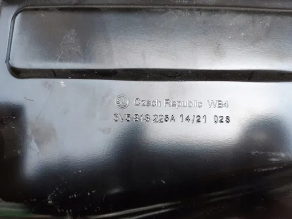 Skoda Superb III bakre bälte OEM 3V5813225A image 3