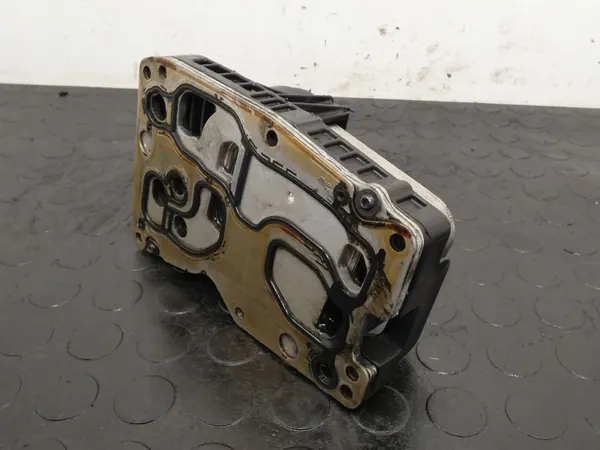 Refroidisseur d'huile d'occasion OEM 70381908 Mini Clubman image 3