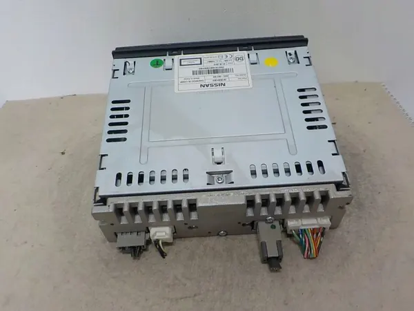 Gebrauchter Nissan OE CD-Player OEM 28185BH30D image 3