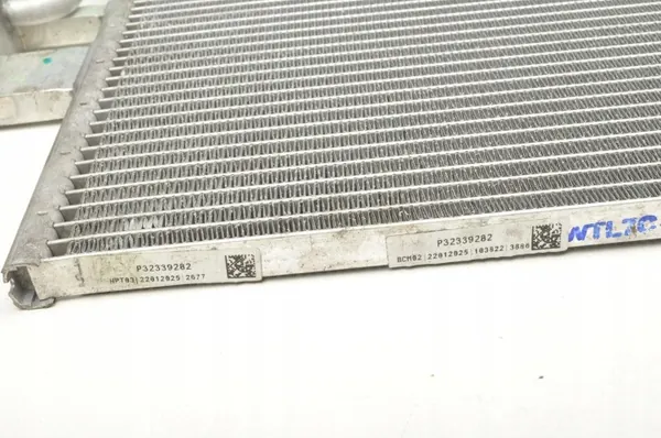 Condenseur climatisation Volvo XC40 B4 OEM 32339282 image 4