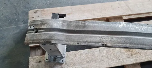 Etupuskuri Audi Q5 8R0807113B image 3