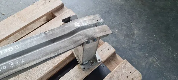 Etupuskuri Audi Q5 8R0807113B image 6