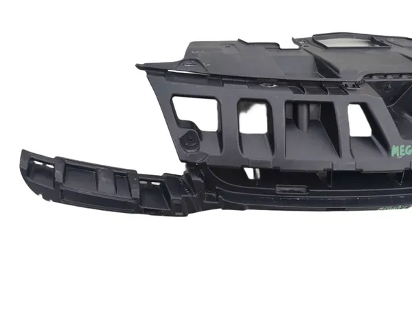Renault Megane III Front Grill Reinforcement 620367065R image 2
