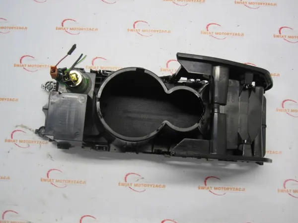 OEM AH32061A78ADW Porta-copos Cinzeiro para Range Rover Sport image 4