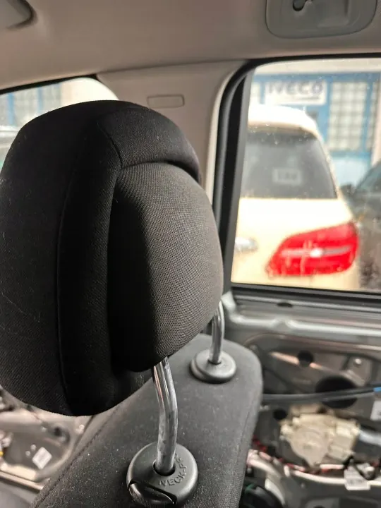Mercedes W204 voorste hoofdsteun OEM PRZEDNI W204 ZAGŁÓWEK image 7