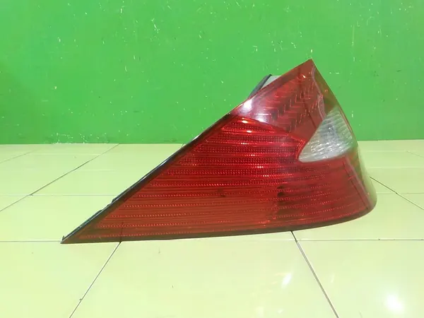 MERCEDES CLS W219 3.0 CDI Linker Achterlicht A2198200164 image 4