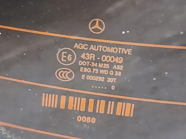 Luna trasera Mercedes-Benz OEM A2076700080 - Usada image 4