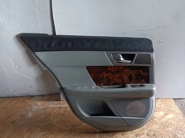 Jaguar XF X250 vasen taka sivupaneeli OEM BKU1372 image 2