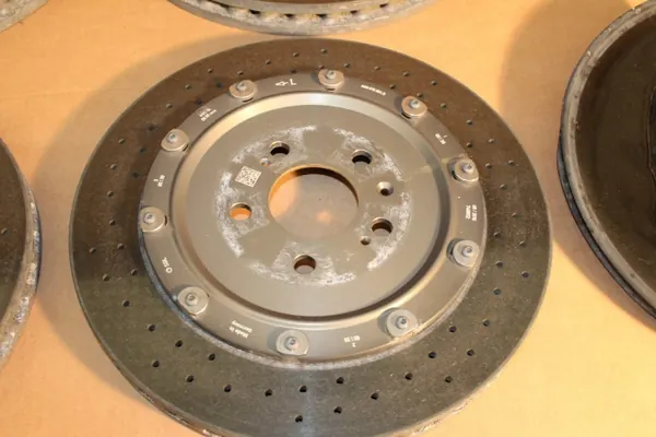OEM 4G0615302J Jarrupalat sarja Audi RS7 4G image 3