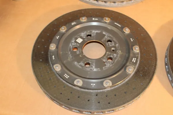 OEM 4G0615302J Jarrupalat sarja Audi RS7 4G image 4