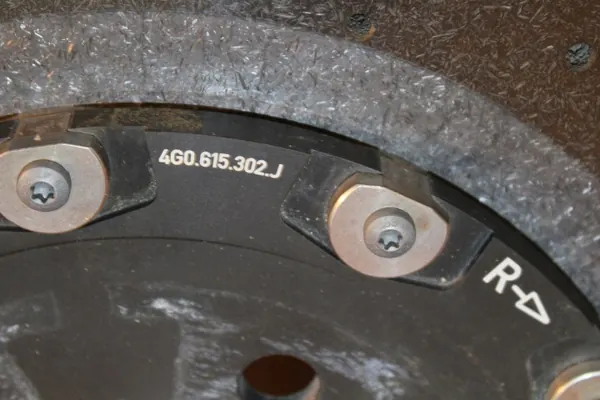OEM 4G0615302J Jarrupalat sarja Audi RS7 4G image 8