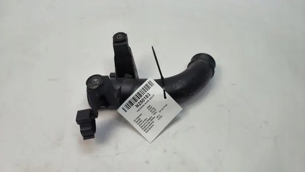 Insugningsrör OEM 03G906051E för Audi Q3 8U image 2
