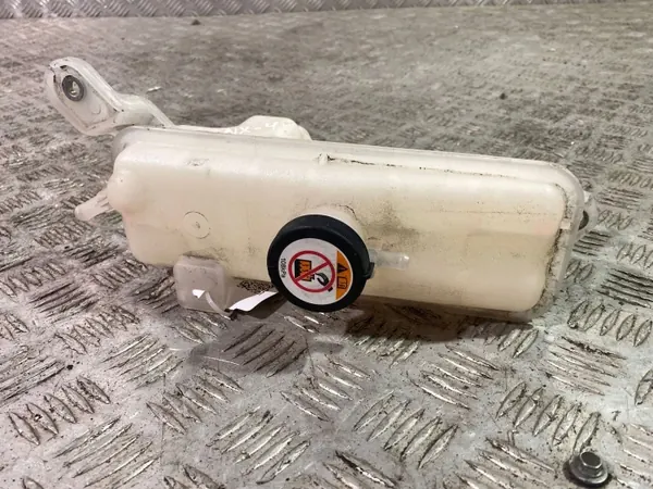 Lexus NX 2020 Kylvätske expansionsbehållare OEM UTO40857 image 3
