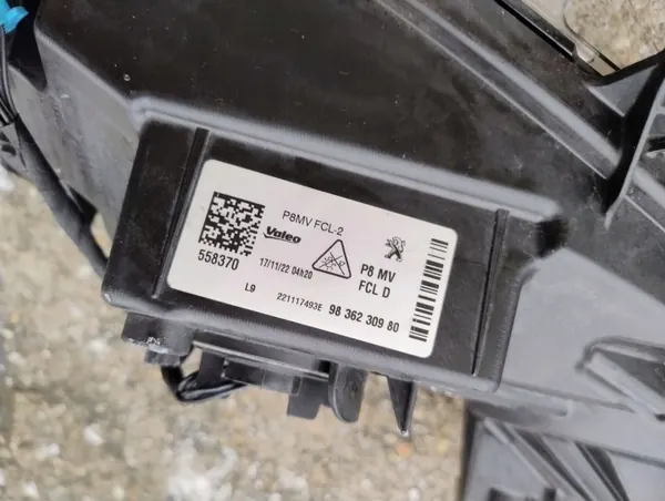OEM 9836230980 Halógeno LED derecho Peugeot 3008/5008 image 4