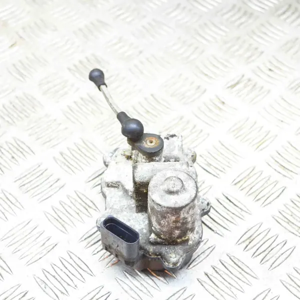 Ansaugkrümmerklappenmotor VW Passat B6 06F133482B image 2