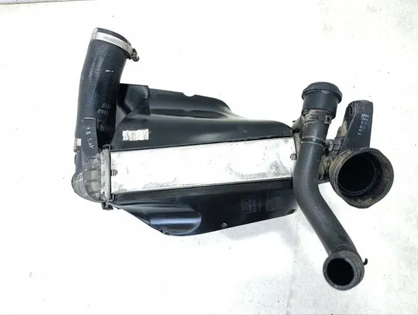 Porsche MACAN Koeler 2015 95B145803B image 3