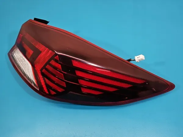 Luz trasera derecha Hyundai Elantra VI 15-20 Sedan OEM image 2