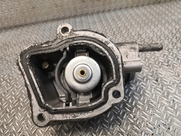 Mercedes-Benz Termostat OEM MDY15547 för E W211 image 3