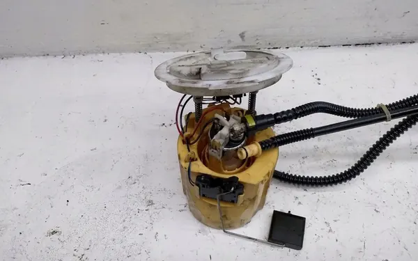 BRANDSTOF POMP MERCEDES W212 10R 3.0CDI A2124700194 image 6