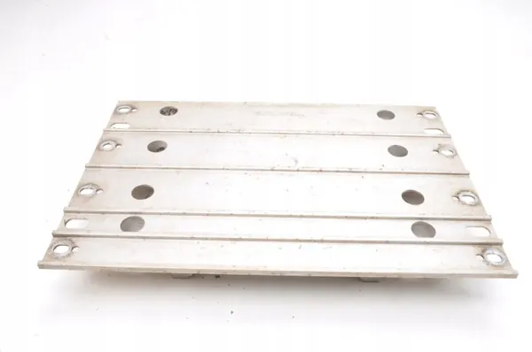 Aston Martin DB11 aluskilpi OEM HY53-110023-AC image 2