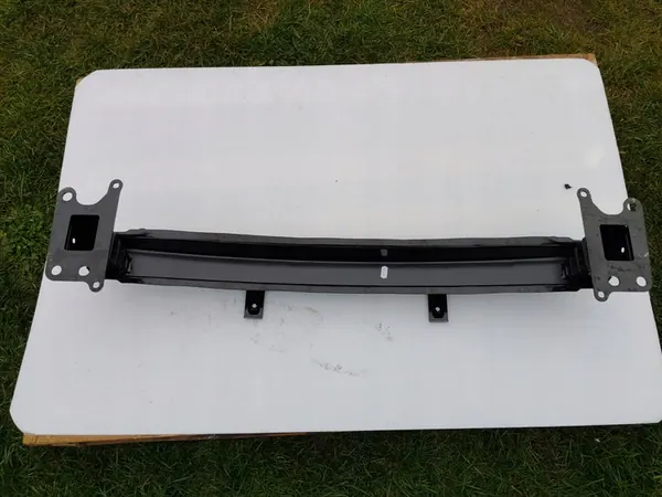 Etupuskuri SKODA FABIA II Ennen Faceliftiä image 10