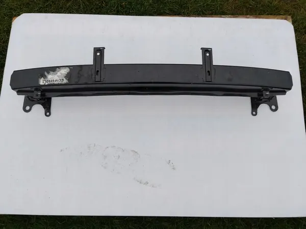 Etupuskuri SKODA FABIA II Ennen Faceliftiä image 3