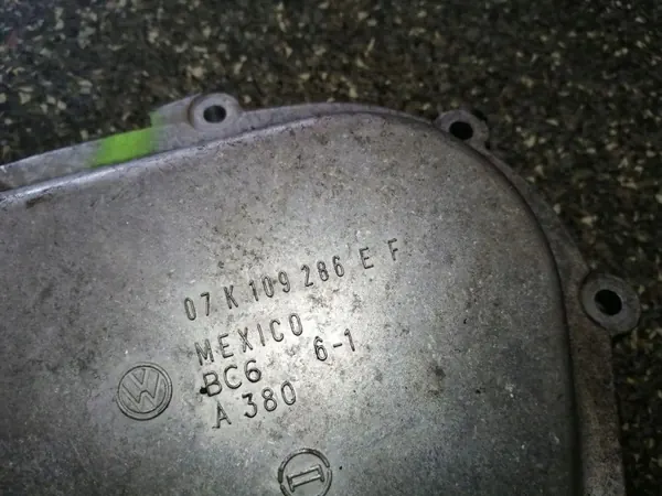 Jakoketjun kansi OEM 07K109286E VW Passat B7 2.5L image 3