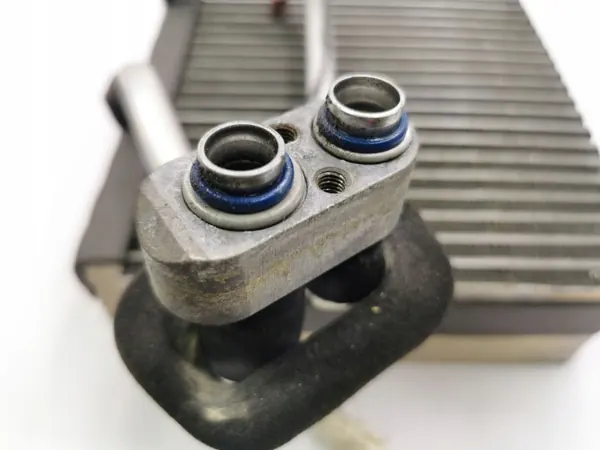 OEM AMD78582 Verwarmingskern KIA Sportage 2008 image 4