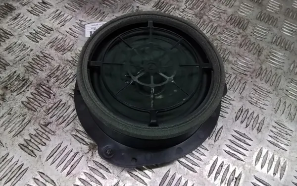 Audi Bang & Olufsen Kaiutin OEM 8W5035411A - Käytetty image 2