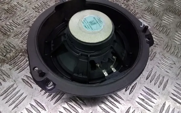 Audi Bang & Olufsen Kaiutin OEM 8W5035411A - Käytetty image 4